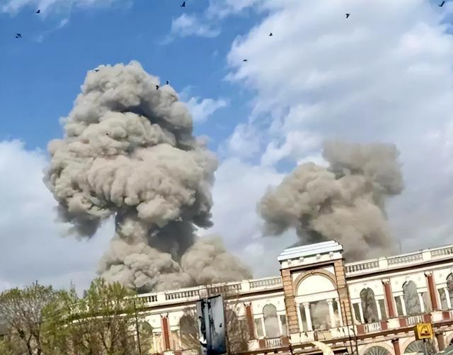 伊朗强援已到！以色列集结10万大军，关键时刻，普京对中国做承诺